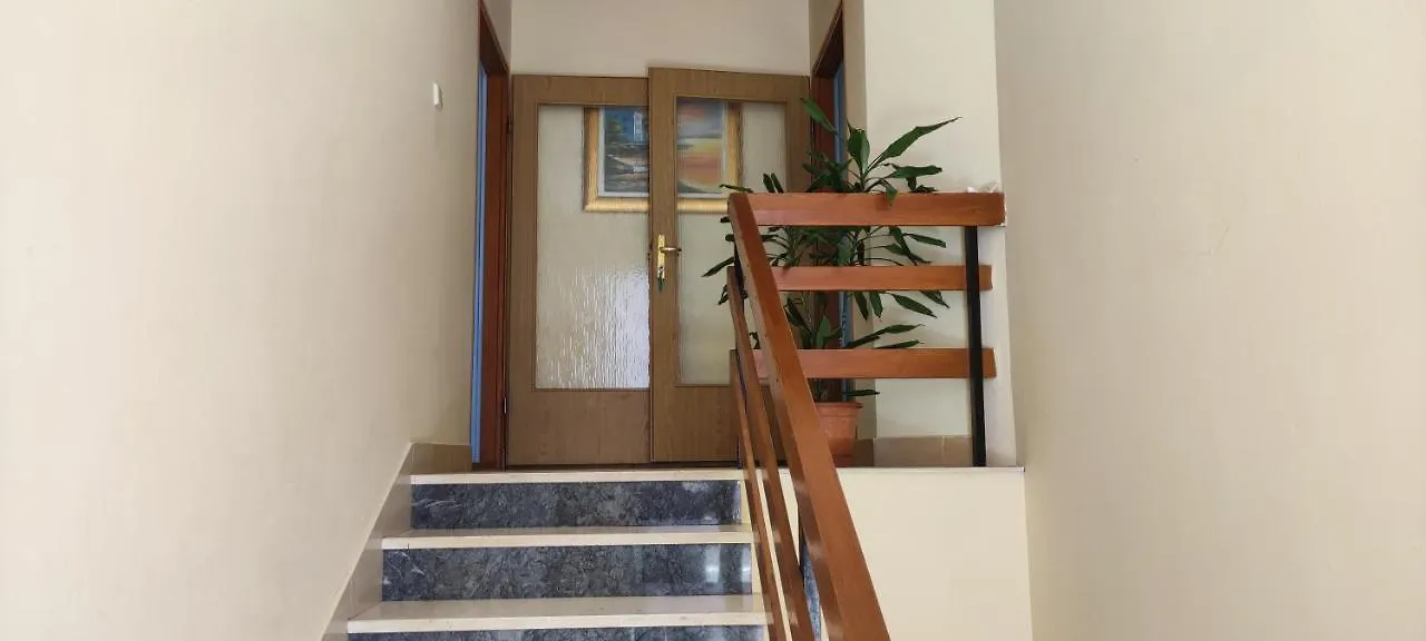 Apartments Lukacic Tkon