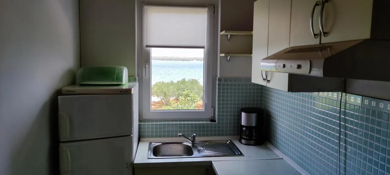 Apartments Lukacic Tkon