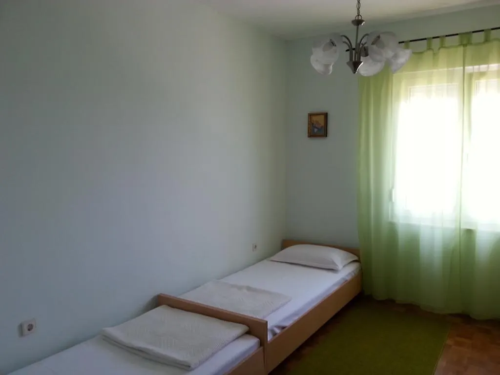 Apartments Lukacic Tkon Croatia