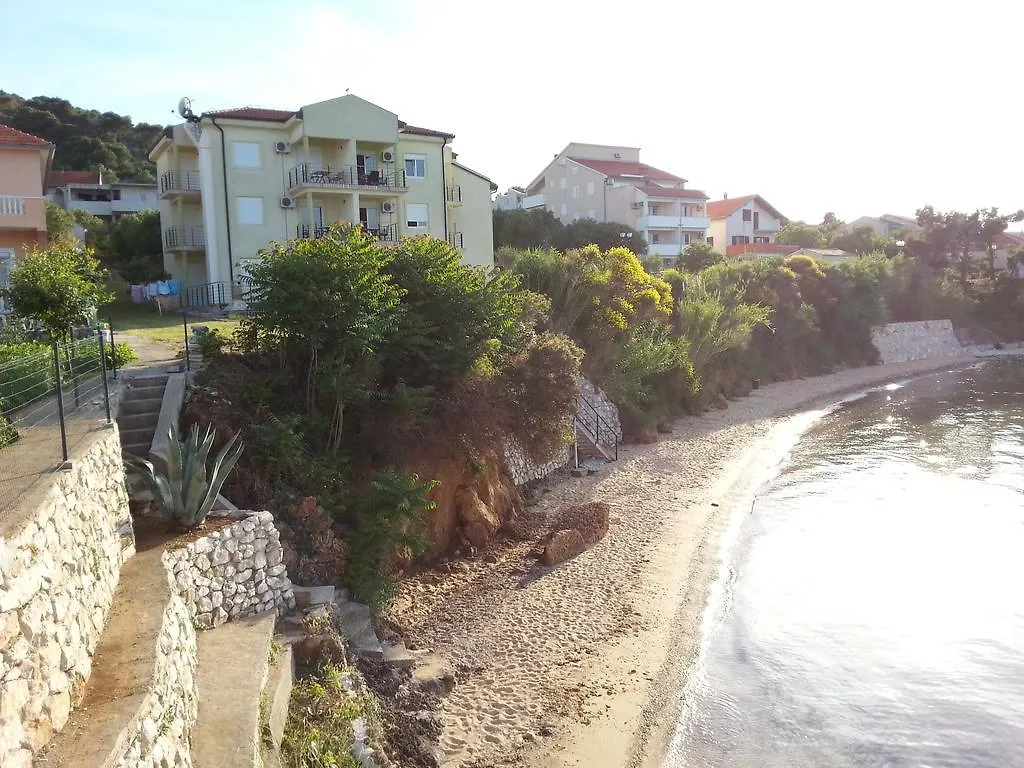 Apartments Lukacic Tkon Croatia
