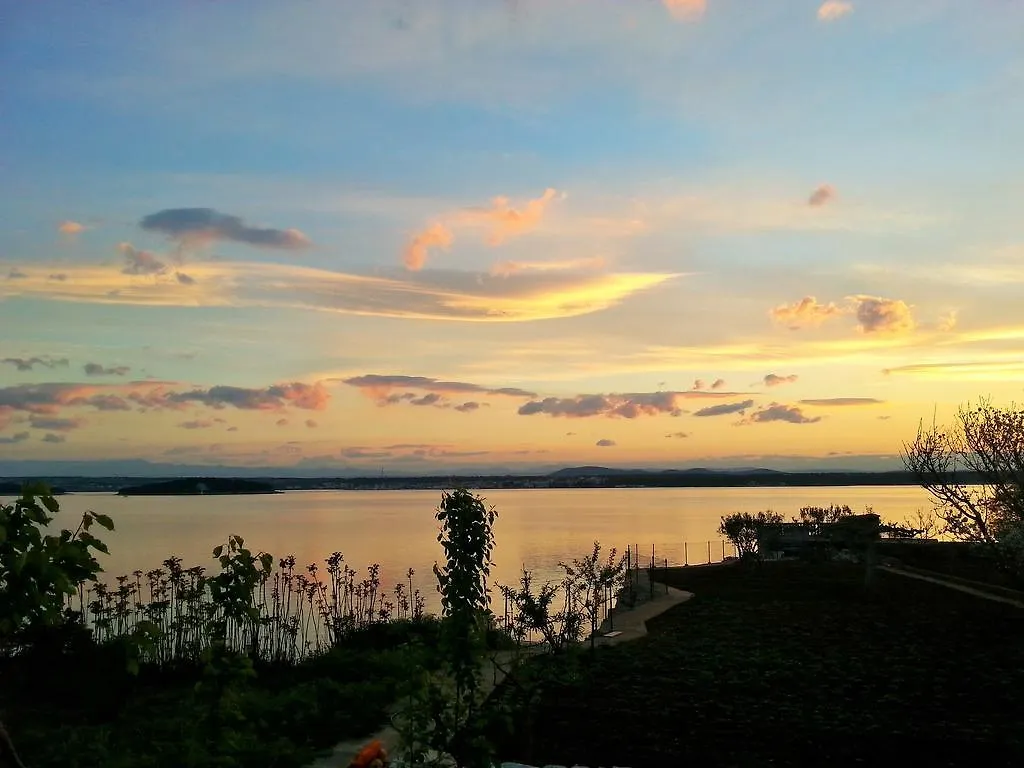 Apartments Lukacic Tkon 0*,  Croatia