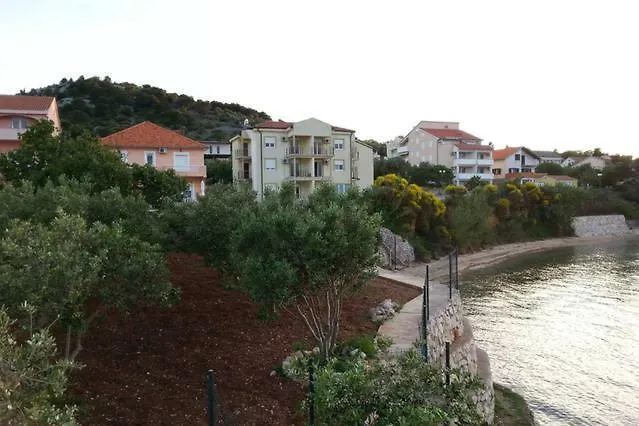 Apartments Lukacic Tkon 0*,  Croatia