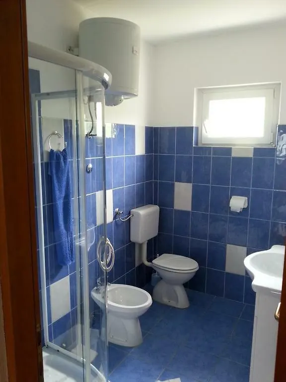 Apartments Lukacic Tkon
